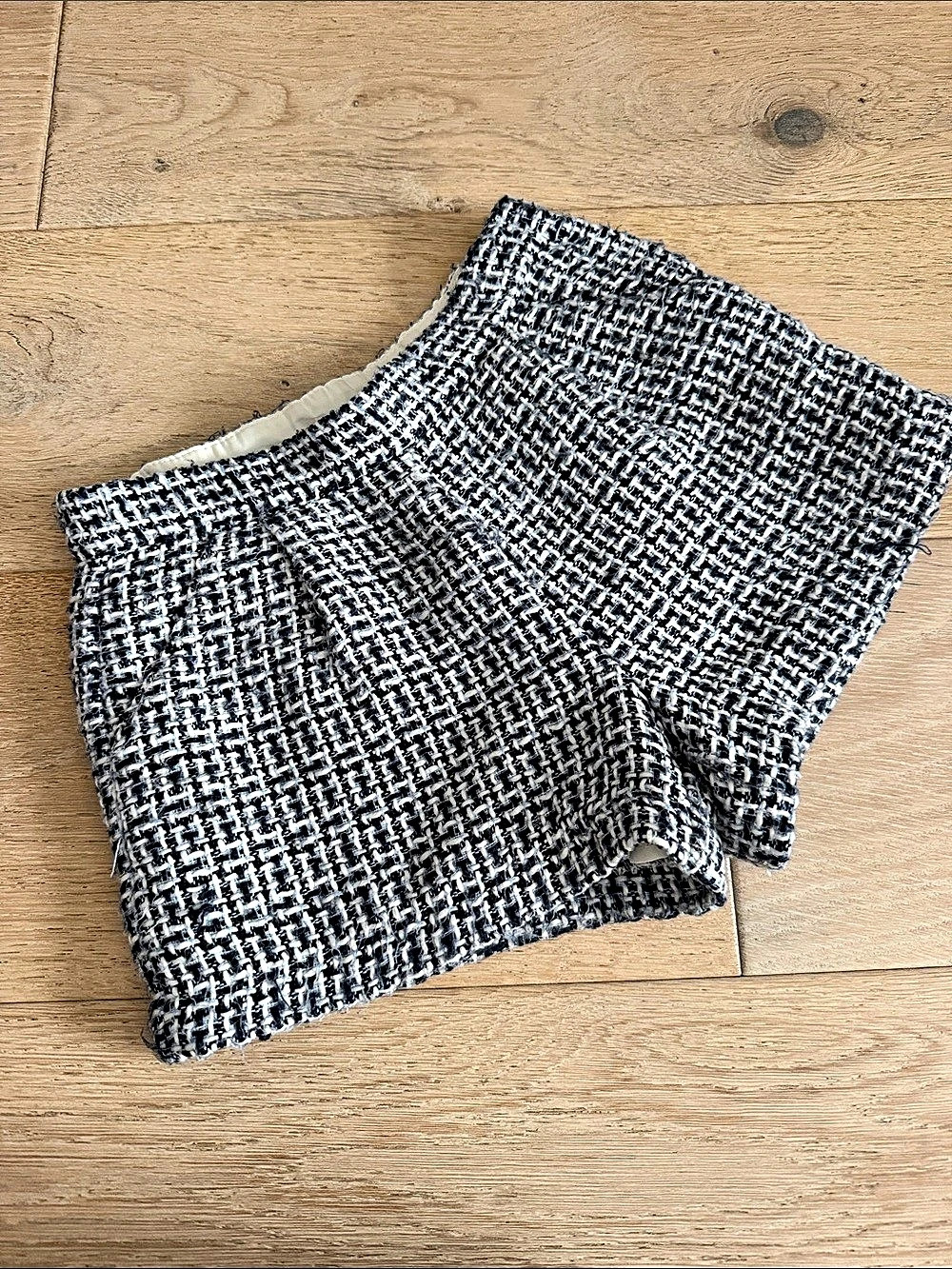 Zara girls Shorts in blue & White Like New